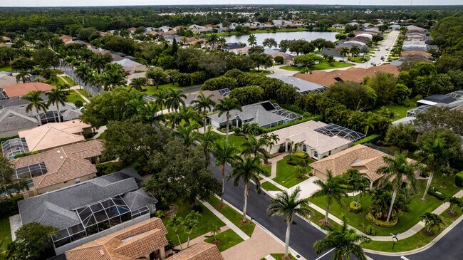 Building Photo - ** BRIARWOOD ** 3 BED / 2 BATH - POOL HOME - TURNKEY FURNISHED - SEASONAL OR SHORT TERM