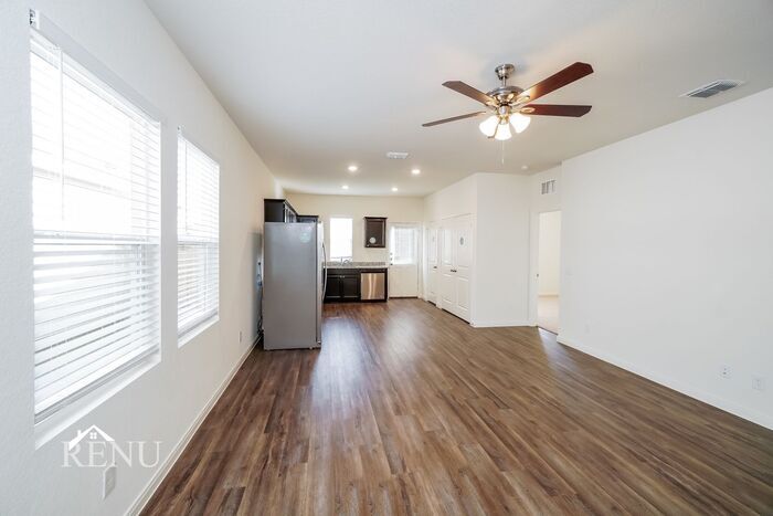 Building Photo - 5027 Firefly Hls