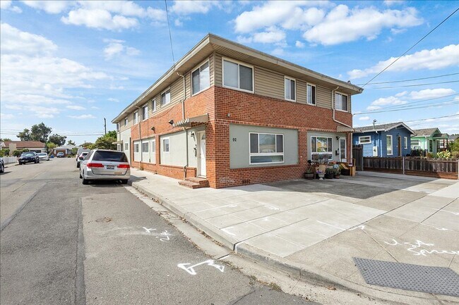 Building Photo - 92 Maitland Dr