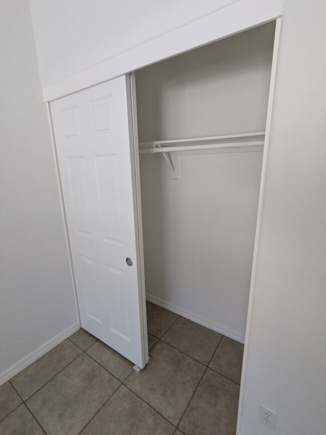 Building Photo - 1016 Royal Plum Ln