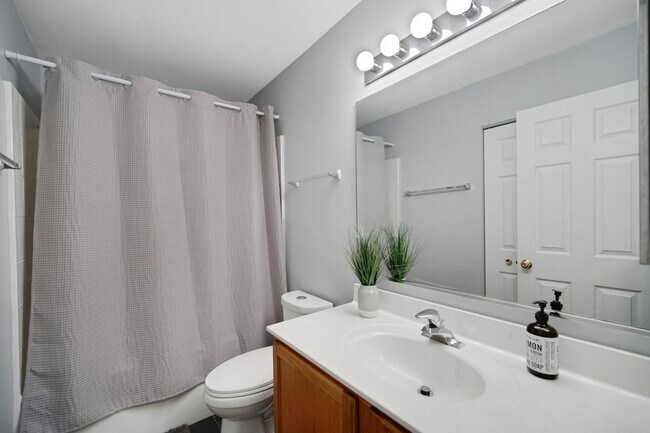 Building Photo - 439 Bay Tree Cir