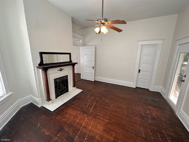 Building Photo - 1 br, 1 bath 4plex - 358 Michigan Avenue 3