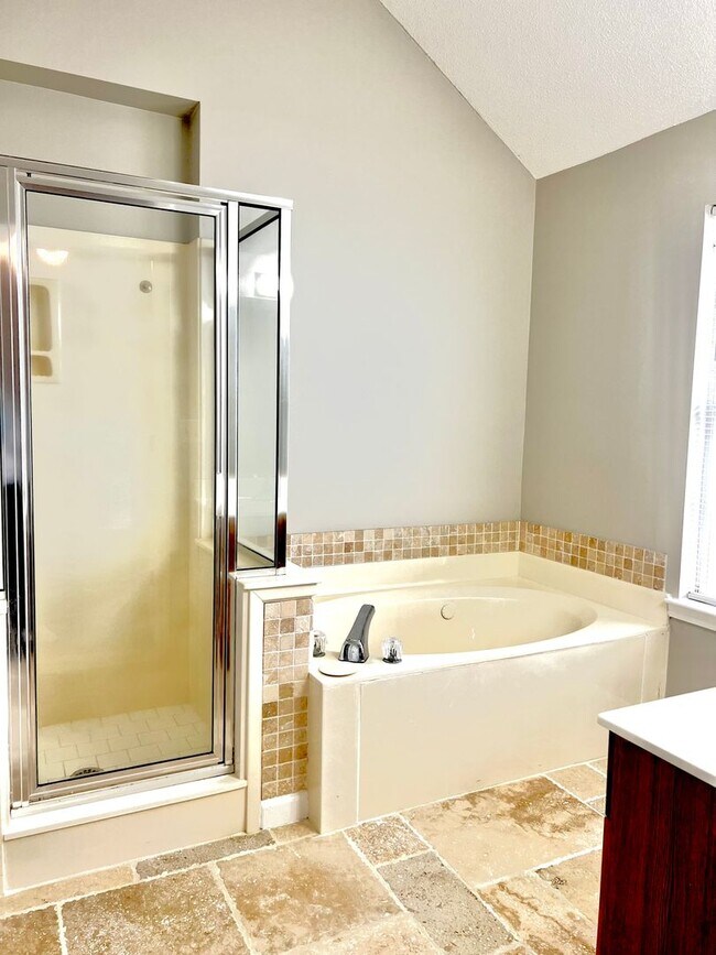 Building Photo - Nice 3 bedroom 2 bath home located in Sunset Trace