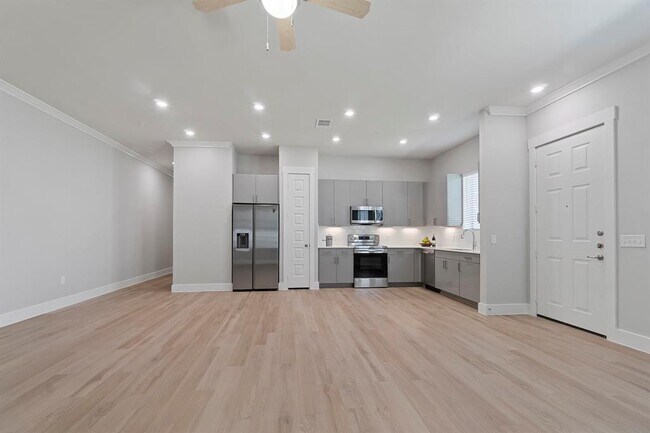 Building Photo - 1109 Saffira-