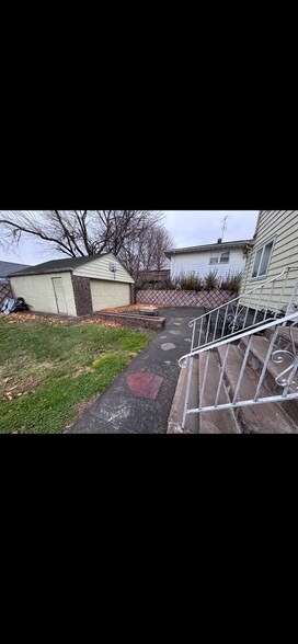 Building Photo - 283 Linwood Ave