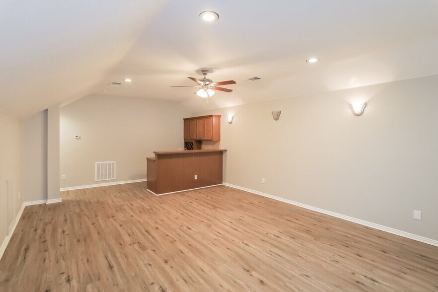 Building Photo - 4300 Briarcreek Dr