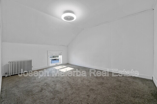 Building Photo - 44 Providence St