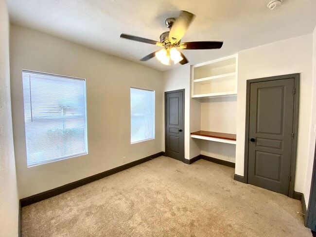 Building Photo - Dignowity Remodeled 3 bedroom 2 bath