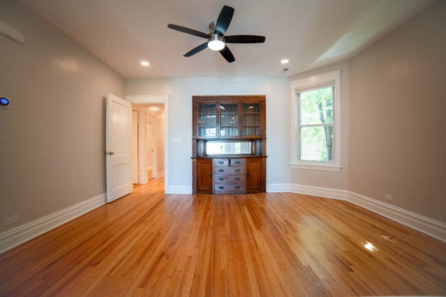 Building Photo - 2923 N Whipple St