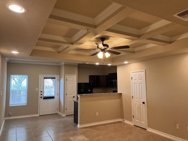 Building Photo - Luxury Townhome in Selma!