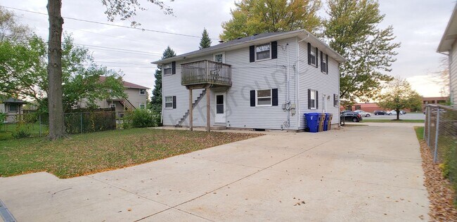 Building Photo - 8059 27th Ave