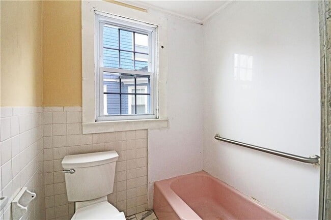 Building Photo - 30 Thurston Ave