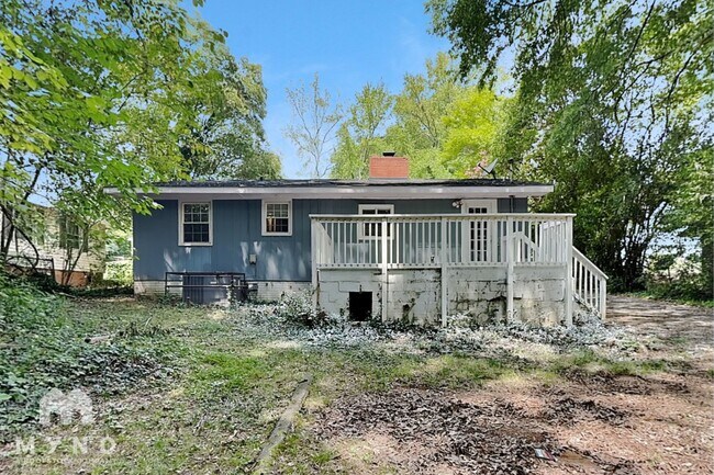 Building Photo - 1921 Camp Greene St