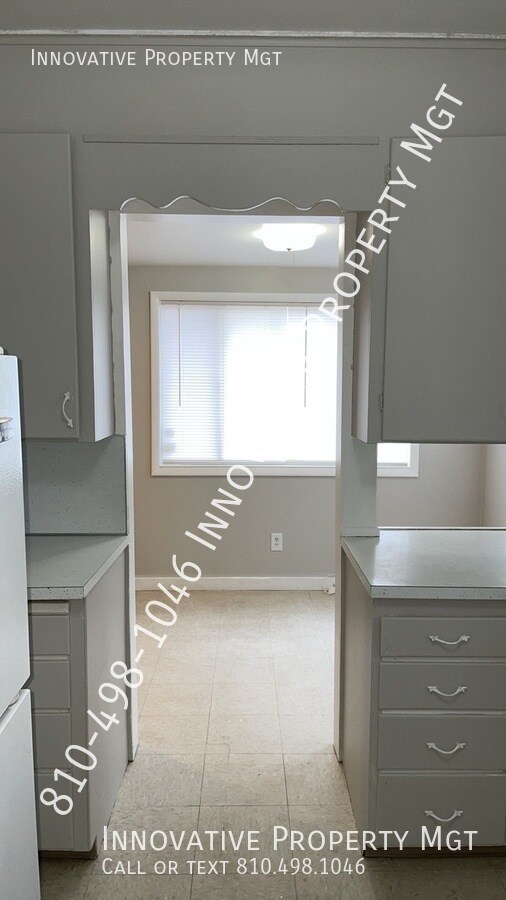 Building Photo - 1012 Farnum Ave