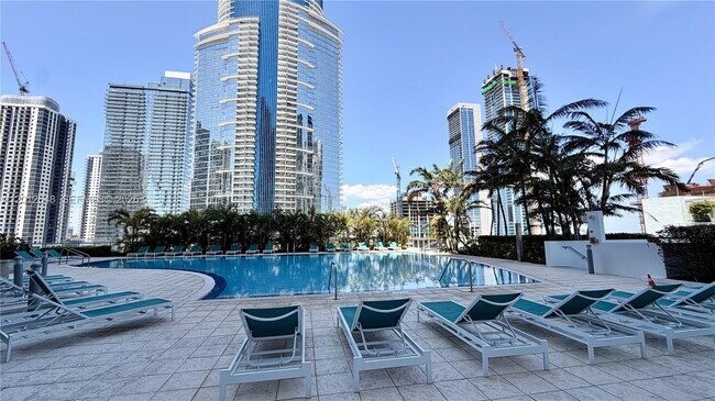 Building Photo - 888 Biscayne Blvd