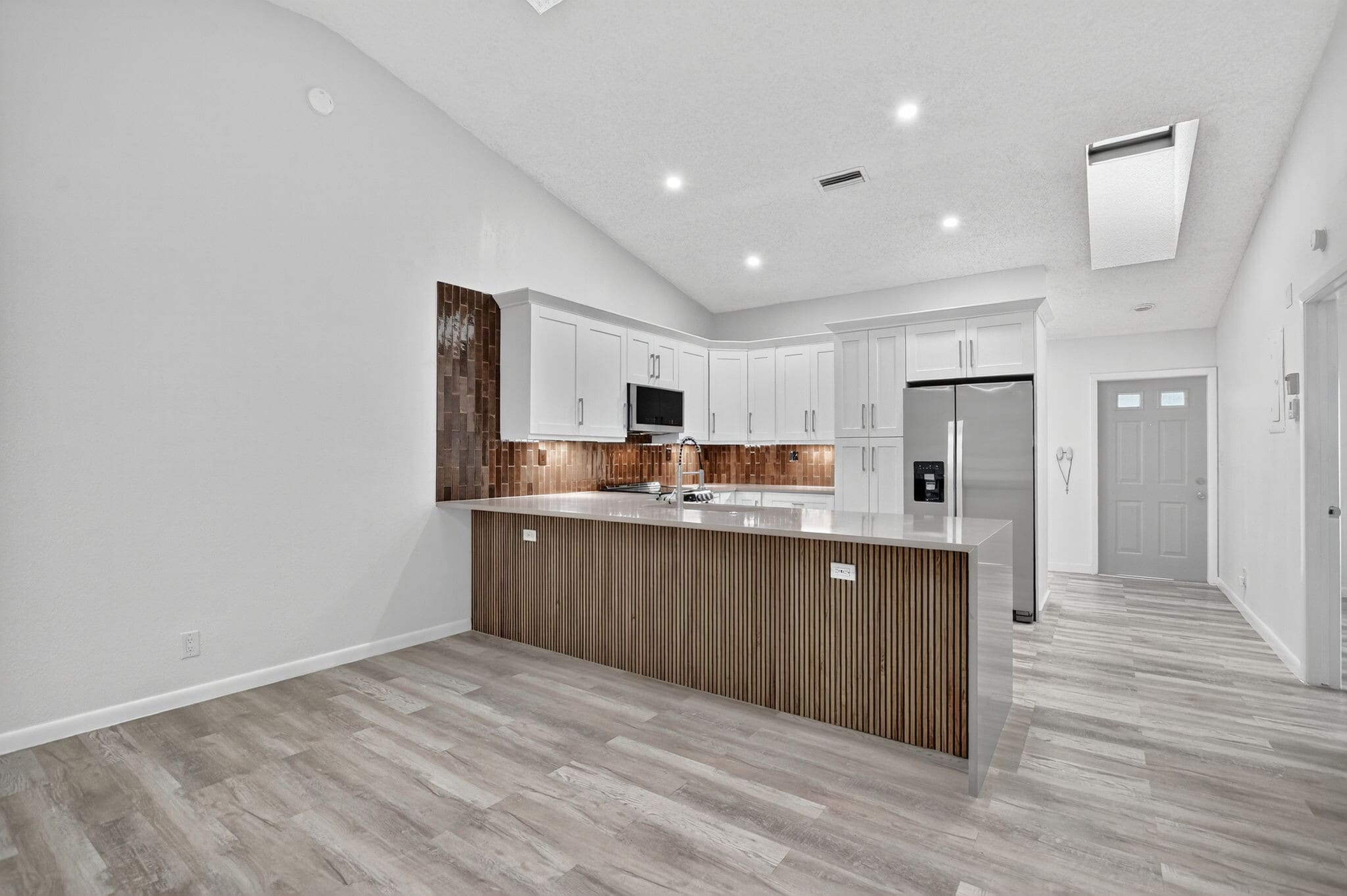 Building Photo - 22576 Vistawood Way
