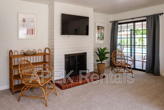 Building Photo - 1970 S Joshua Tree Pl