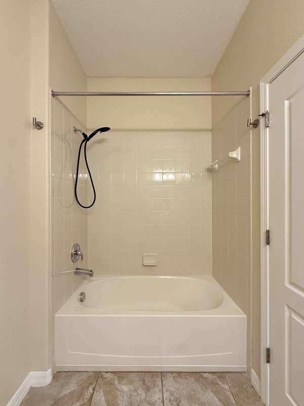 Building Photo - 930 Meadow Glade Dr