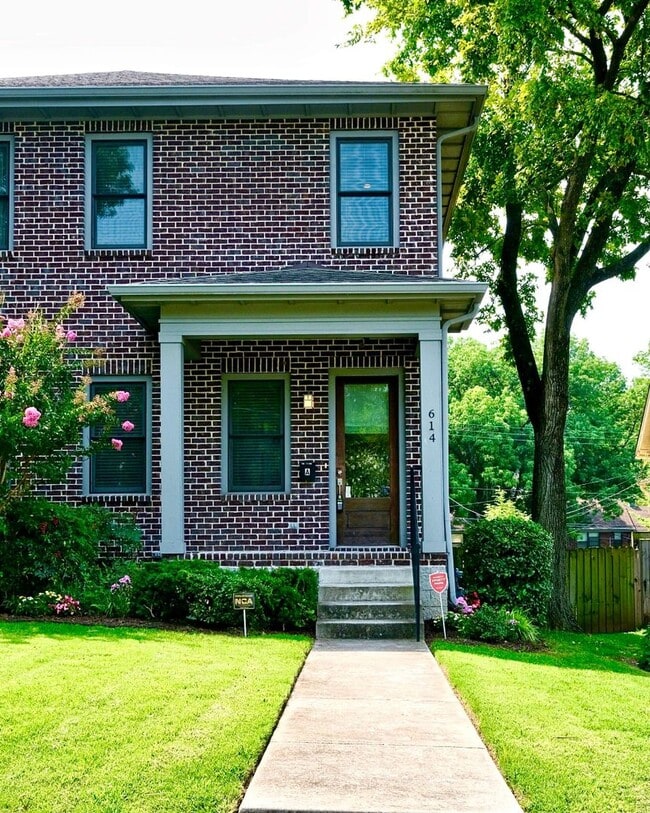 Building Photo - EAST NASHVILLE - FOUR BEDROOM Historic Home with amazing views of Nashville Skyline!