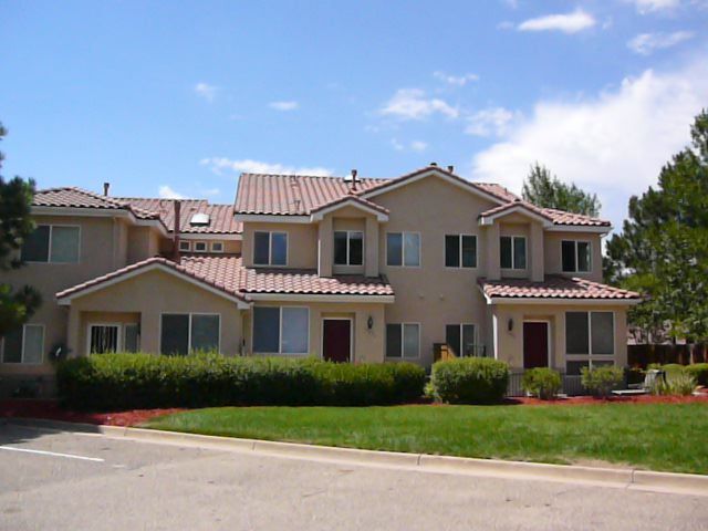 Building Photo - Fabulous Townhome Near Cherry Creek State ...