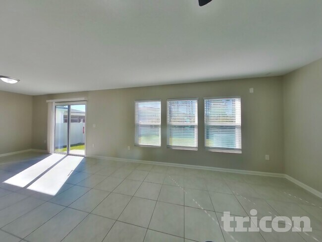 Building Photo - 1916 Constitutional Republic Pl