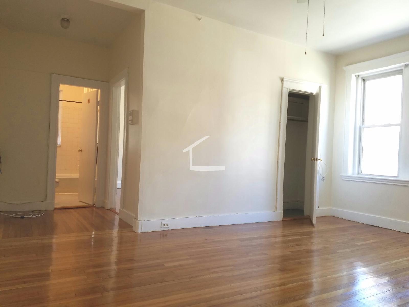 Building Photo - 229 Kelton St