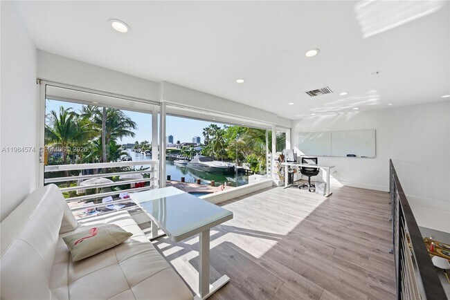 Building Photo - 3401 NE 165th St