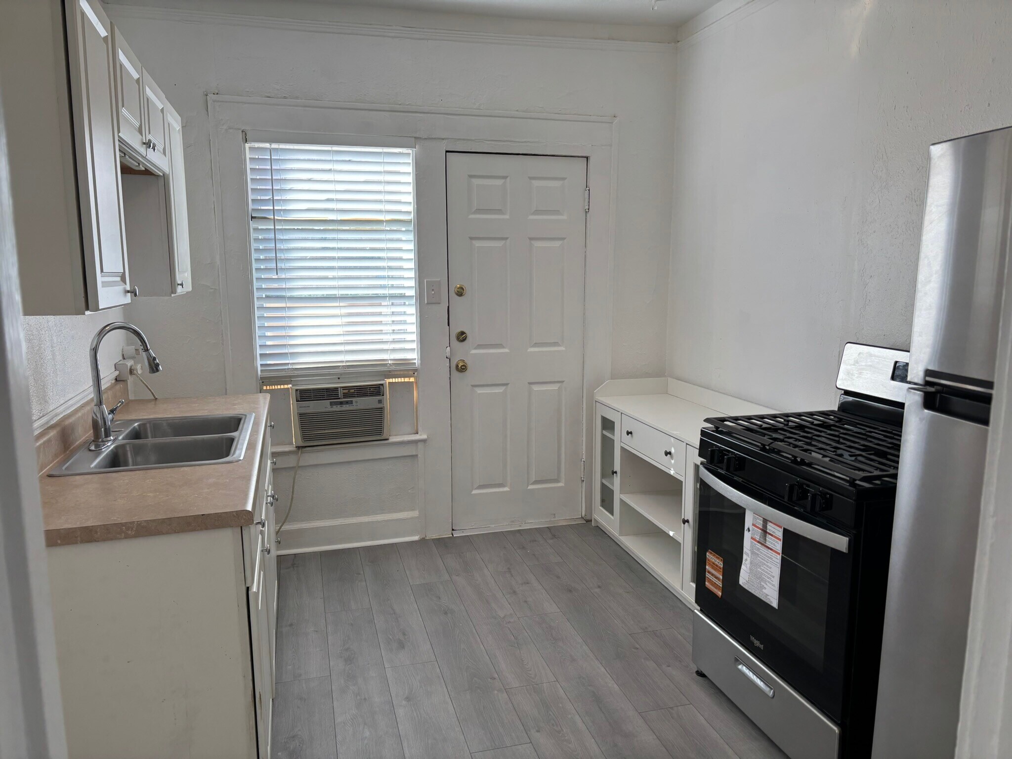 Building Photo - 5638 Richard Ave