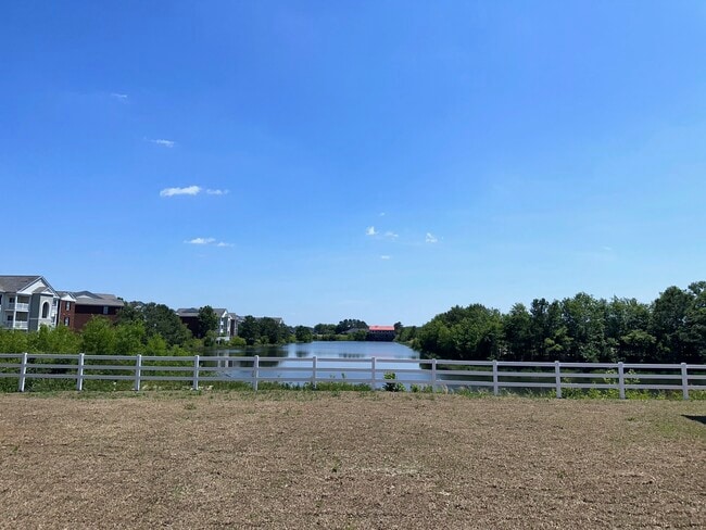 Building Photo - 2841-A Jubilee Dr