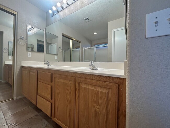 Building Photo - 9527 Crooked Wood Ave