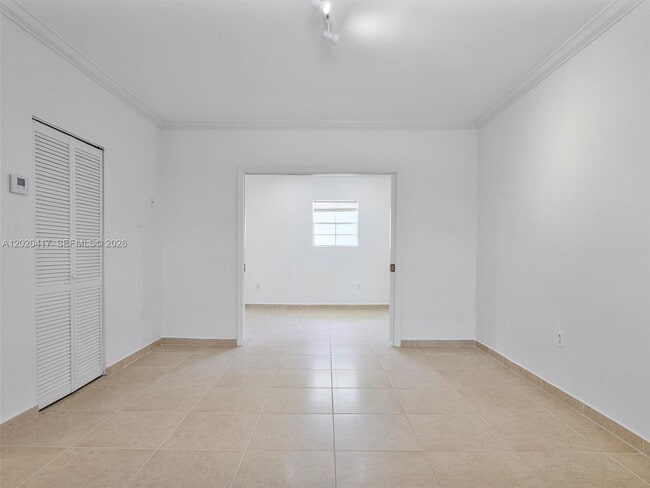 Building Photo - 731 Sistina Ave