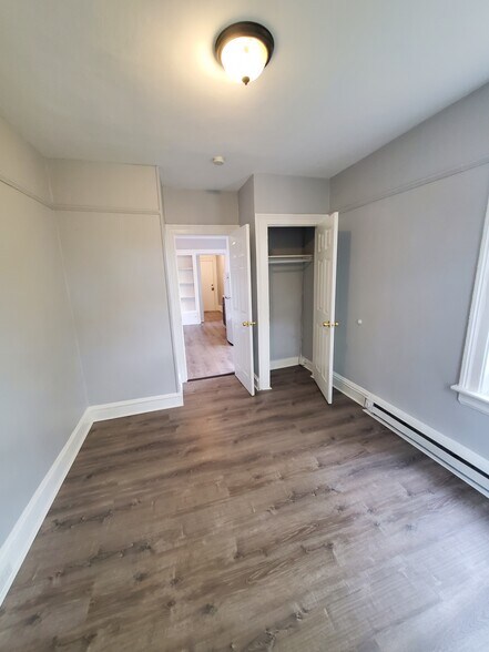 Building Photo - 177 W Parmenter St