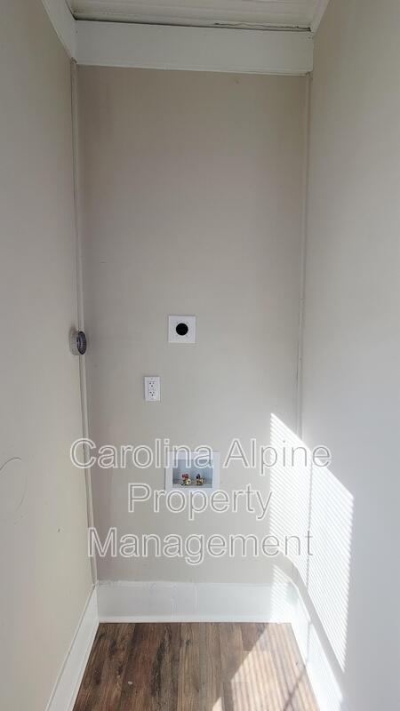 Building Photo - 318 E Sumter St
