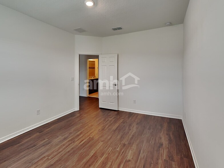 Building Photo - 5405 Manchester Dr