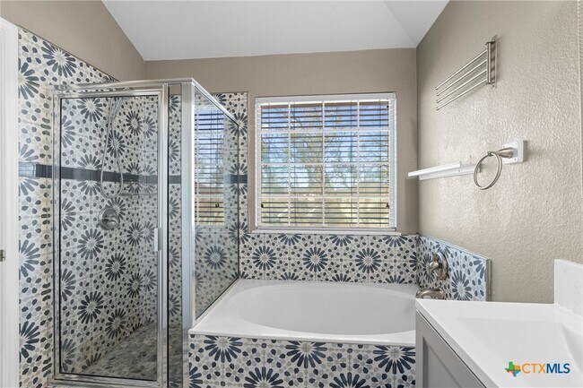 Building Photo - 2012 Huxley Ln