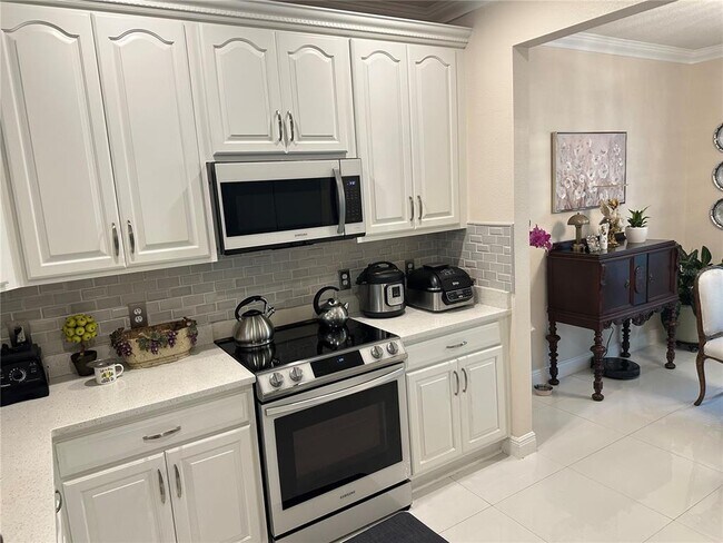 Building Photo - 8929 Silk Bay Pl