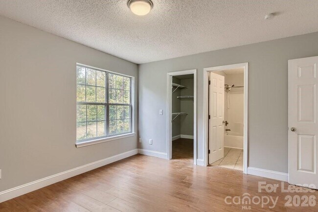 Building Photo - 431 Cedarcroft Dr