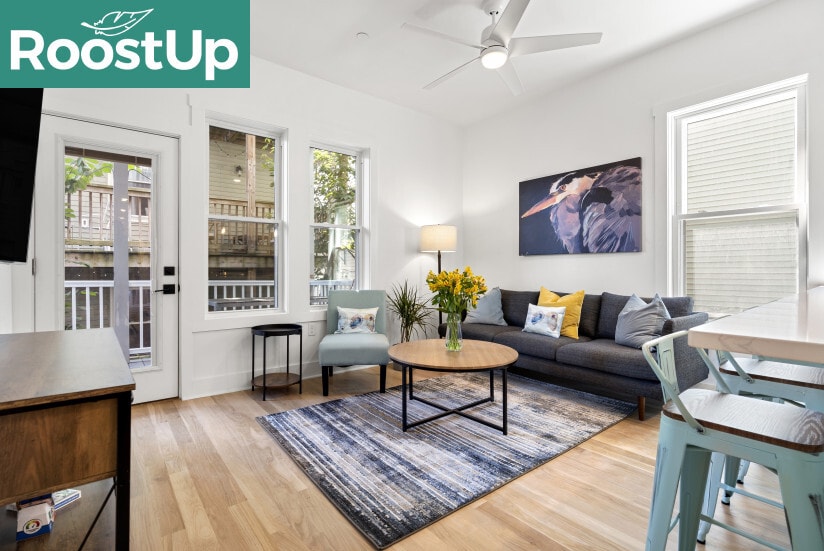 Building Photo - Furnished Bedroom with Private Bath in Sou...