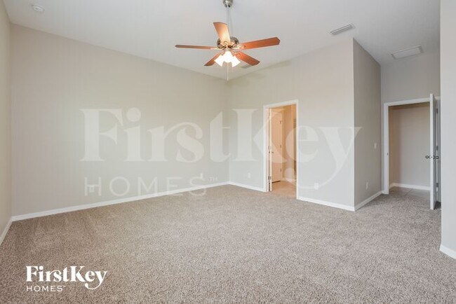 Building Photo - 824 Grand Hilltop Dr