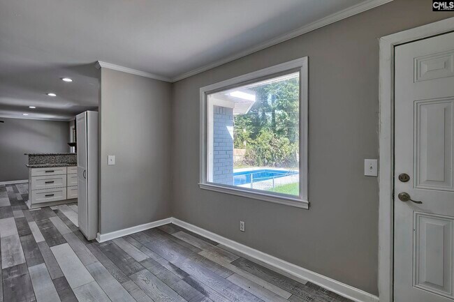 Building Photo - 113 Lyndhurst Rd