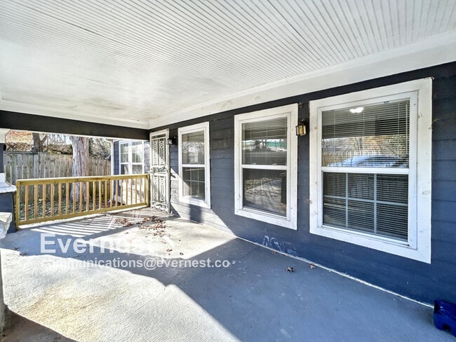 Building Photo - Charming 3-Bedroom, 2-Bathroom Home / Pet-...