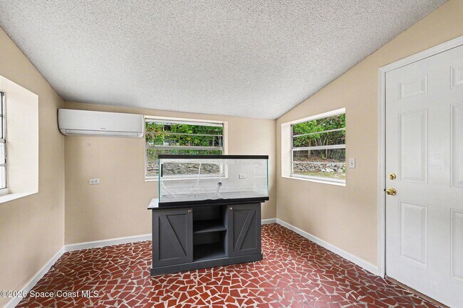 Building Photo - 3960 Barcelona St