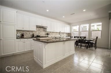 Building Photo - 3468 Villa Dr