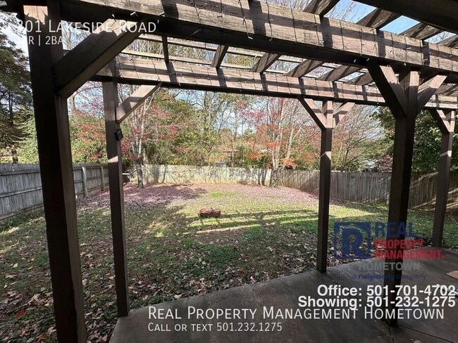 Building Photo - 301 Lakeside Rd