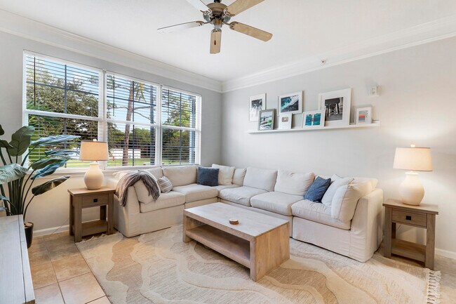 Building Photo - 275 Murcia Dr