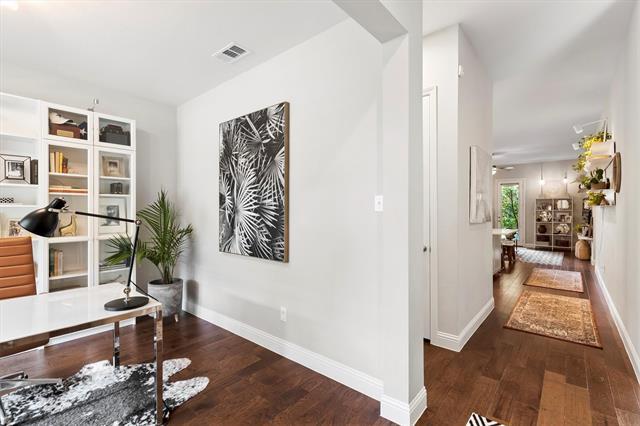 Building Photo - 4520 Del Rey Ave