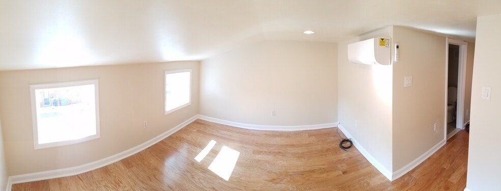 Building Photo - 1102 Battery Ave