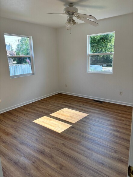 Building Photo - 34 EMS T14 Ln