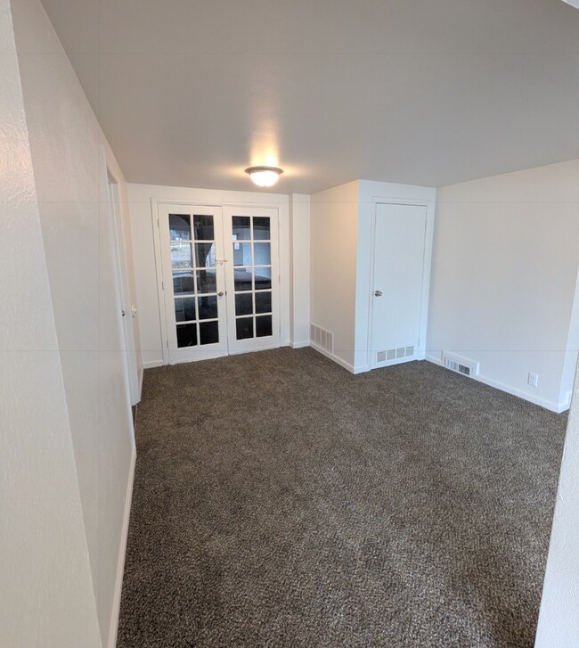 Building Photo - 8th15905