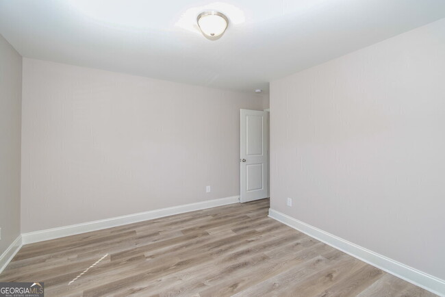 Building Photo - 313 Kenmore Ct